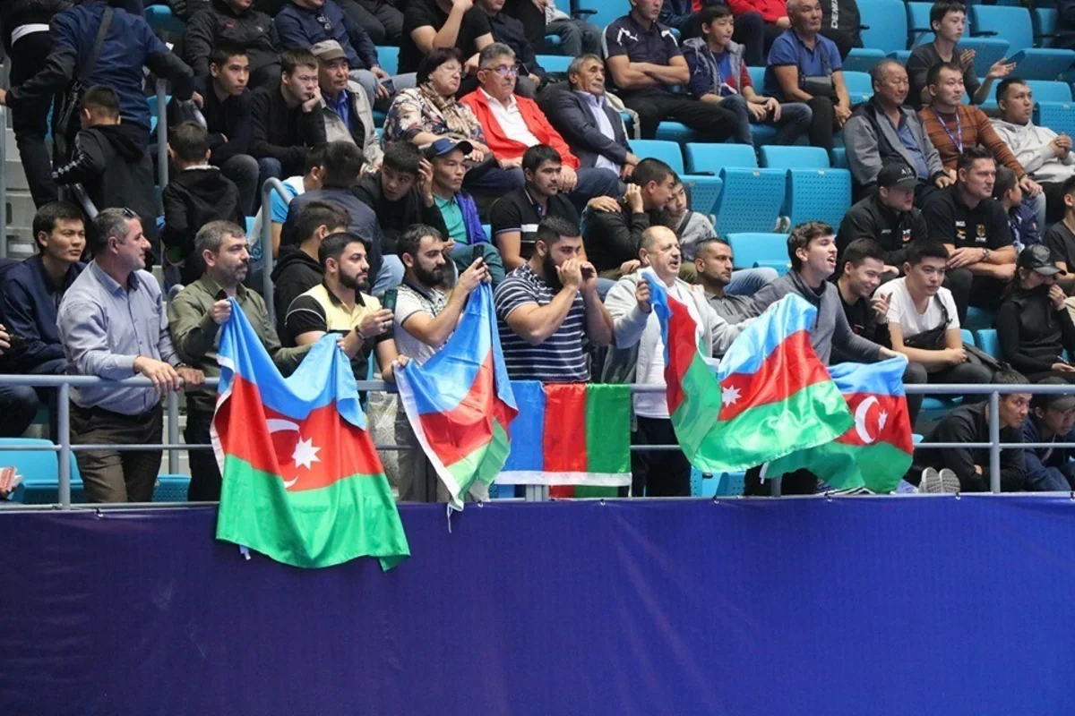 Qazaxıstandakı səfirlik Azərbaycan güləşçilərinə finalda dəstək verəcək