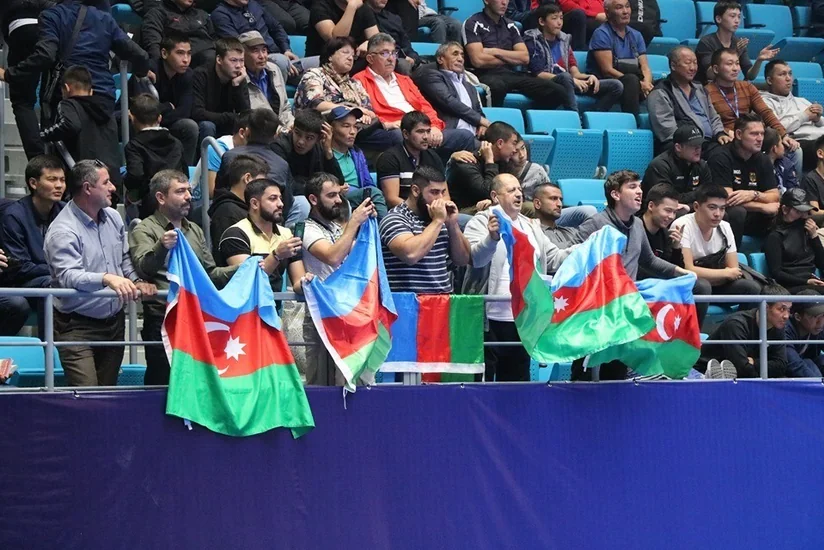 Qazaxıstandakı səfirlik Azərbaycan güləşçilərinə finalda dəstək verəcək