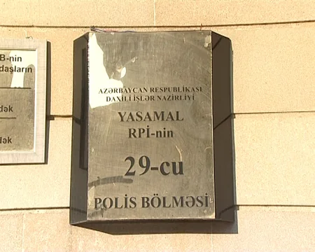 Bakıda içərisində 35000 manat və 18800 dollar olan seyf oğurlanıb