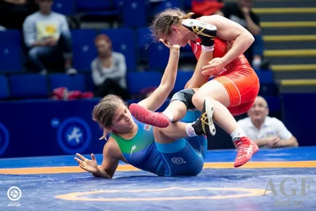 Azərbaycanın qadın güləşçisi dünya çempionatında gümüş medal qazanıb