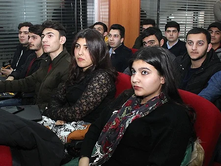 Avropa Liqasının final oyunu ilə əlaqədar daha bir universitetdə tələbələrlə görüş keçirilib