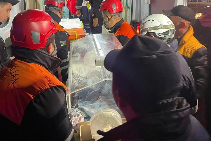 Yanğına görə KTM-ə təxliyə olunan 6 körpənin vəziyyəti ağırdır - YENİLƏNİB