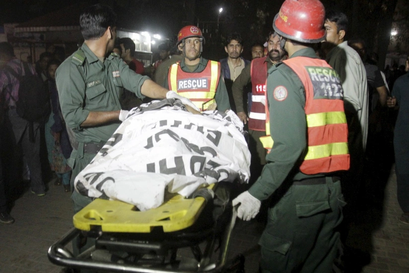 Pakistanda silsilə partlayışlar törədilib, ölən və yaralananlar var - YENİLƏNİB