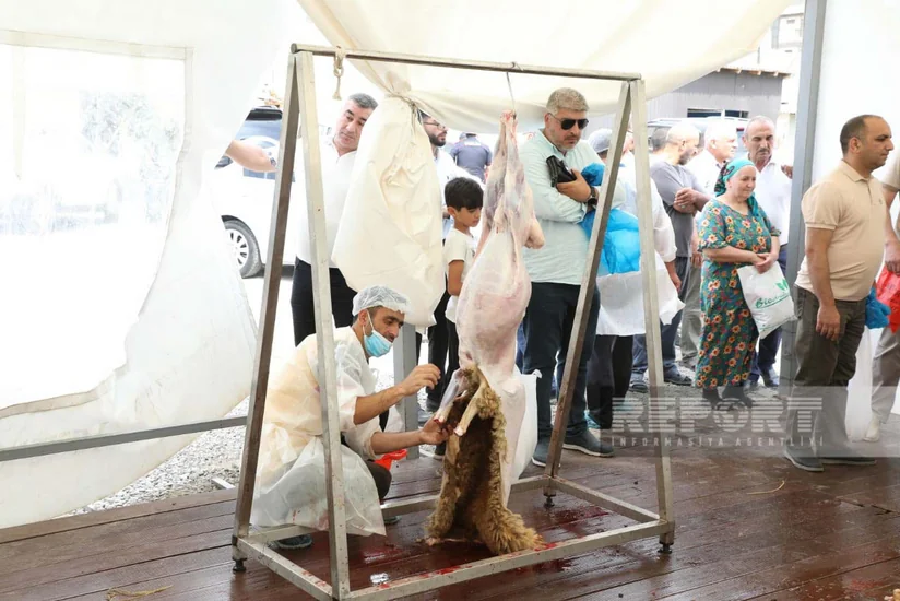 Bakıda Qurban kəsimi - FOTOREPORTAJ
