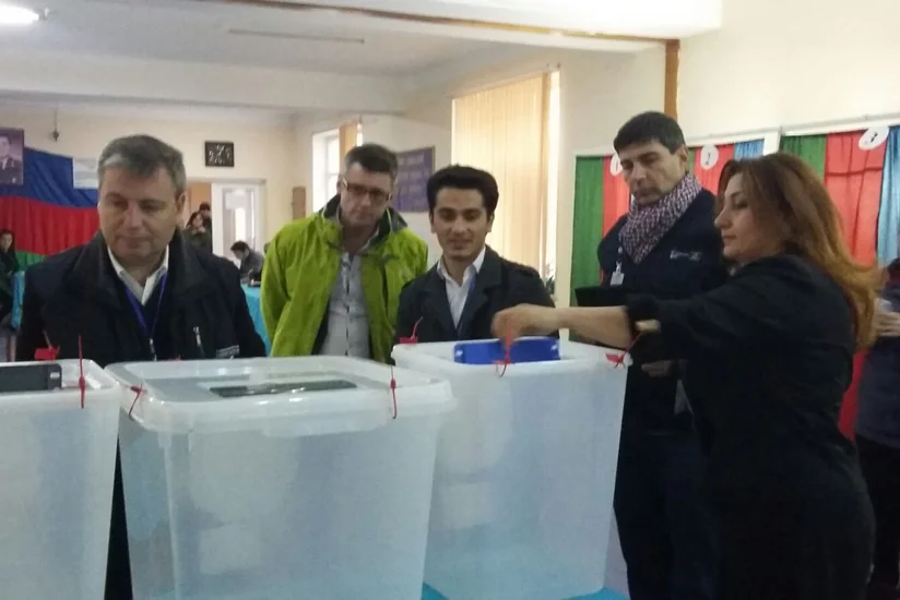 AŞPA-nın müşahidəçi missiyası Azərbaycanda keçirilən parlament seçkilərinin gedişini izləyir - FOTO