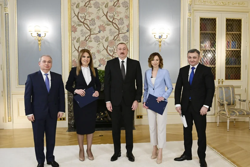 Prezident İlham Əliyev bir qrup yerli jurnalistə ilin yekunları ilə əlaqədar müsahibə verib - YENİLƏNİB