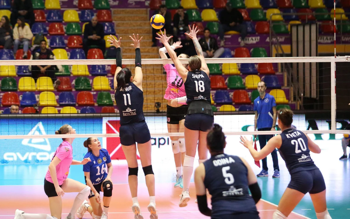 Qadın voleybolçular arasında Azərbaycan Yüksək Liqasında XV turun oyunları keçirilib