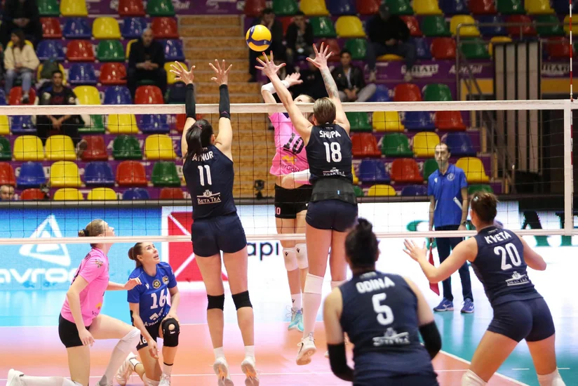 Qadın voleybolçular arasında Azərbaycan Yüksək Liqasında XV turun oyunları keçirilib