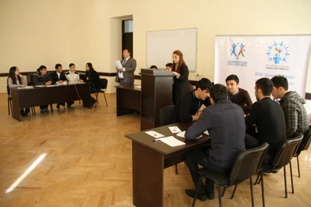 Gəncədə gənclərarası bilik olimpiadası keçirilib