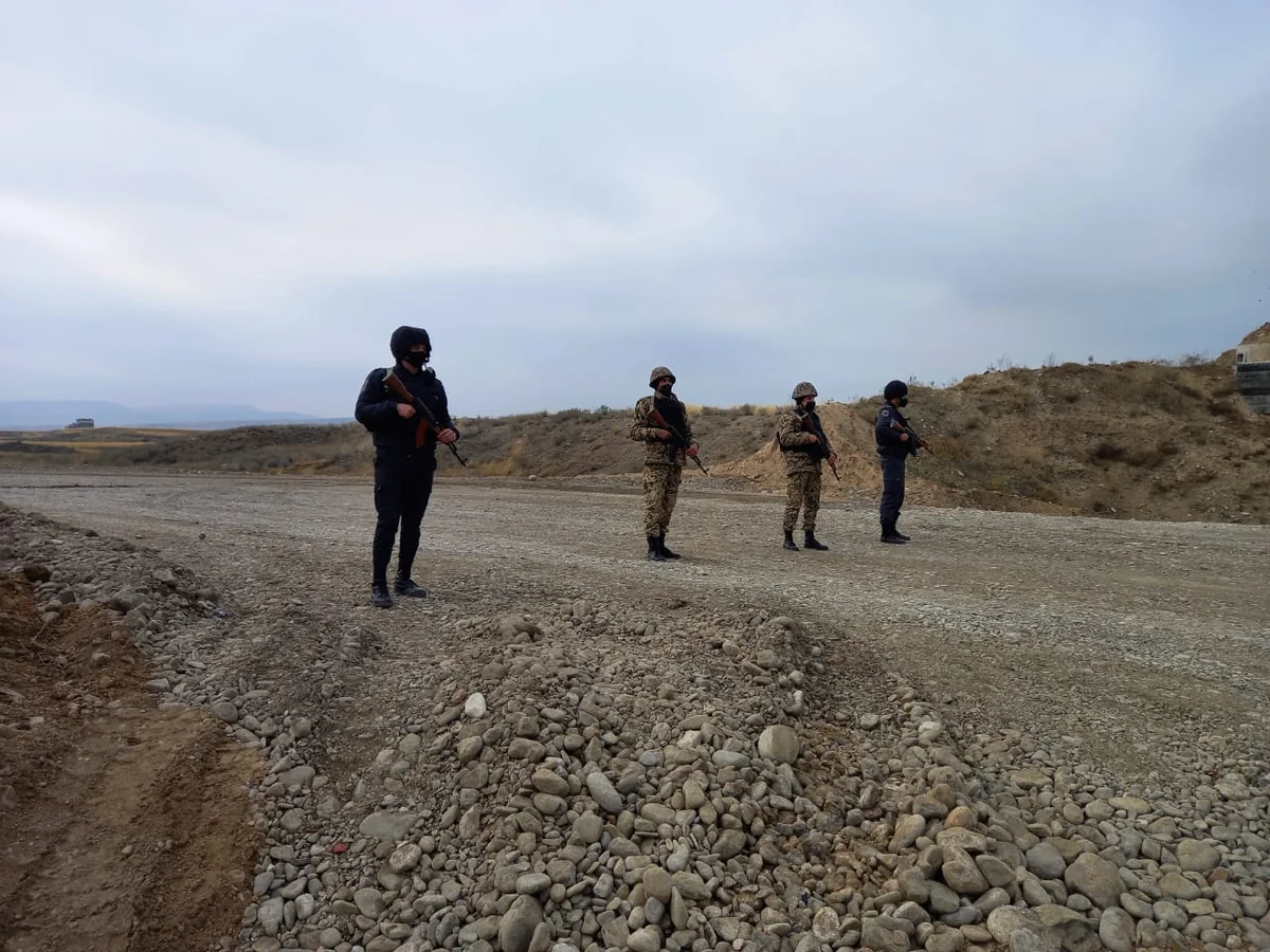 Tərtərdə postda avtomobili polisin üzərinə sürən şəxsə cinayət işi açılıb