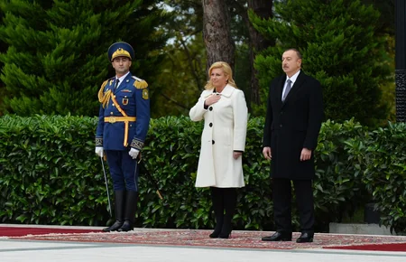 Azərbaycanda Xorvatiya Prezidentinin rəsmi qarşılanma mərasimi olub