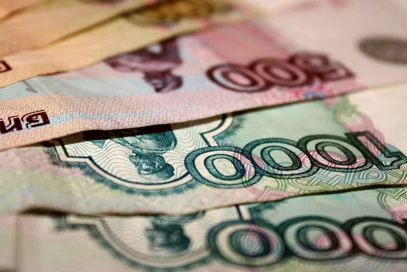 Население Азербайджана сократило продажи рубля банкам