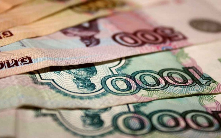 Azərbaycanda əhalinin banklara nağd rubl təklifi azalıb