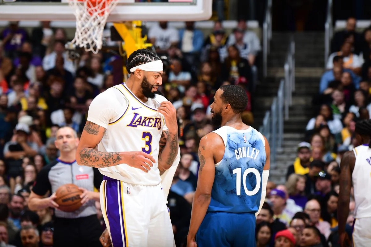 ABŞ basketbolçusu NBA-da yeni rekorda imza atıb