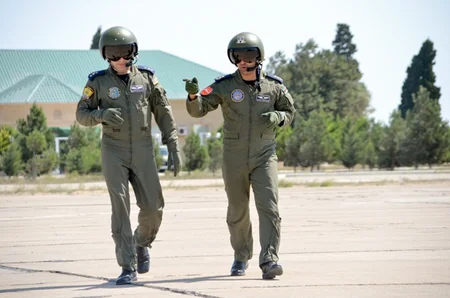 ​“TurAz Qartalı - 2015” təlimlərinə döyüş helikopterləri qoşulub - VİDEO