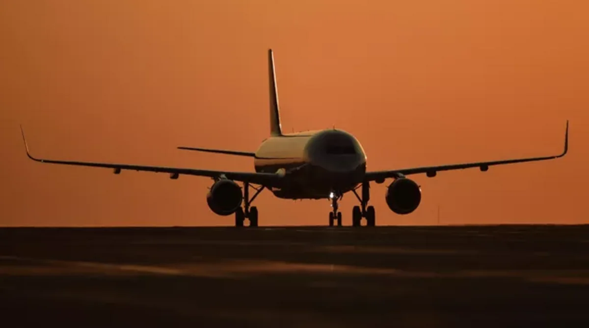 Çində sərnişin təyyarəsi yanıb, onlarla insan xəsarət alıb