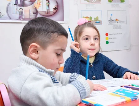 Hər gün Sumqayıtdan Qubaya öyrətməyə, axşam isə Bakıya öyrənməyə gələn qız - REPORTAJ