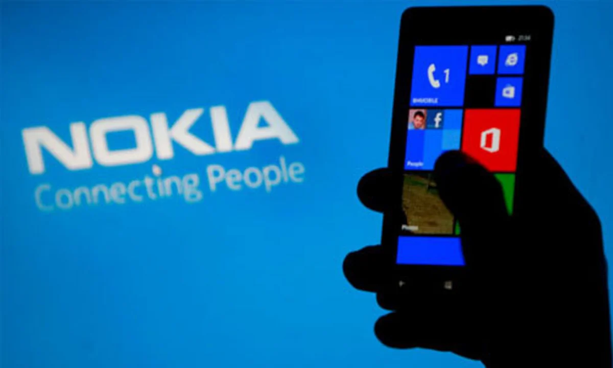 Nokia telefon bazarına geri qayıdır