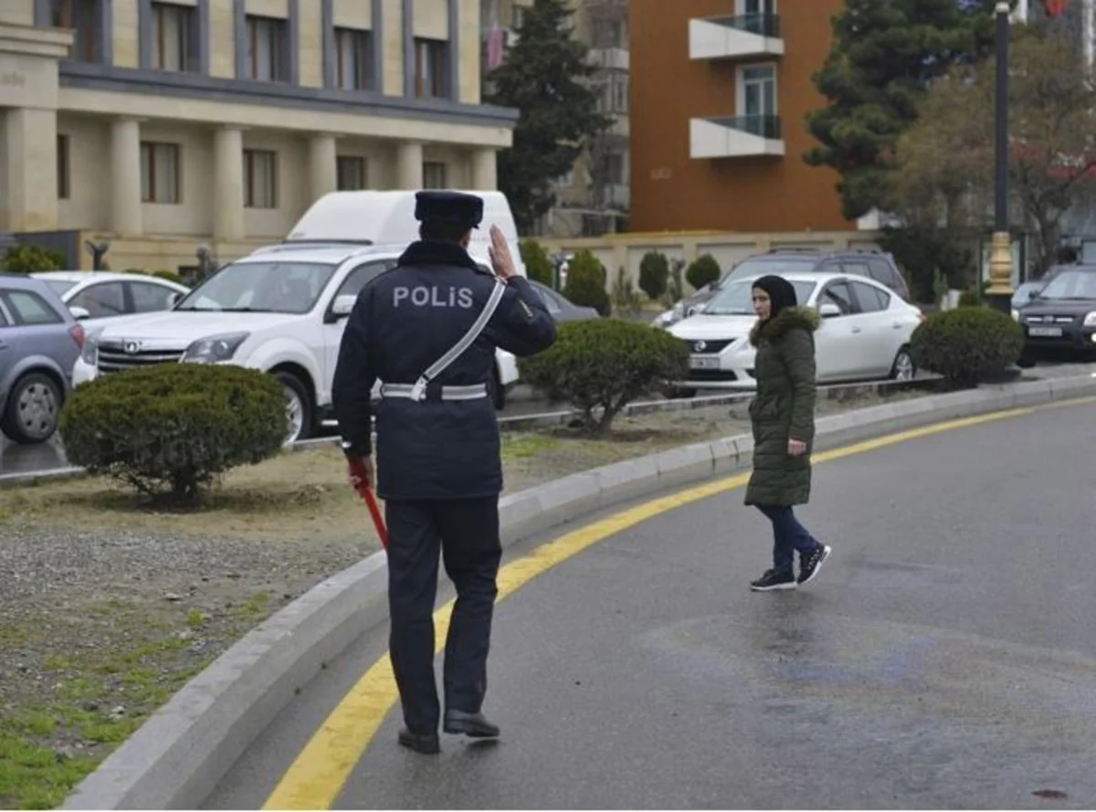 Polis Bakıda reyd keçirib, sərnişindaşıma qaydalarını pozan 50 sürücü barədə tədbirlər görülüb