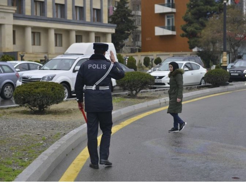 Polis Bakıda reyd keçirib, sərnişindaşıma qaydalarını pozan 50 sürücü barədə tədbirlər görülüb