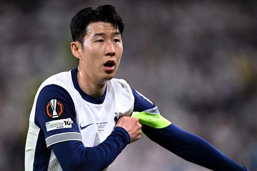 London klubu məşhur futbolçusu ilə yollarını ayırıb