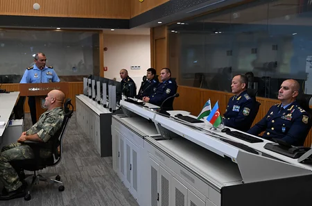 Azerbaijan, Uzbekistan discuss military cooperation issues