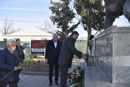 Azərbaycanın Gürcüstandakı səfiri 20 Yanvar şəhidinin ailəsi ilə görüşüb