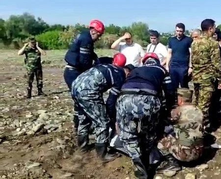 Gəncədə su basmış yerlərdən suyun çəkilərək kənarlaşdırılması işləri davam etdirilir - RƏSMİ