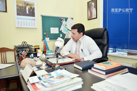 ​Azərbaycanın baş psixiatrı: Çox vaxt qohumlar ağır durumda olmayan psixi xəstələri evə aparmaq istəmirlər - MÜSAHİBƏ