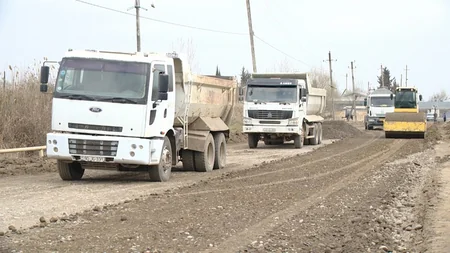 Sabirabadda 10 kəndi birləşdirən yolun tikintisi yekunlaşmaq üzrədir - VİDEO