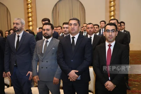 Yeni vəkillər and içiblər