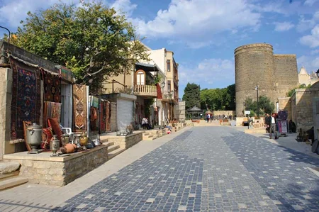İngilis-ispan dilli jurnalın “Azərbaycan Odlar Yurdu” başlıqlı xüsusi buraxılışı dərc olunub