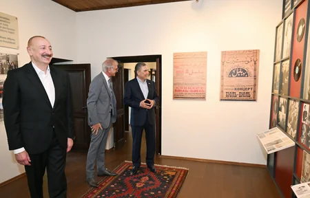 İlham Əliyev və Qurbanqulu Berdiməhəmmədov Şuşada Bülbülün ev-muzeyində olublar