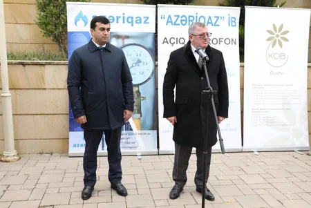 Azəriqaz Qubadakı sahibkarların problemlərini dinləyib