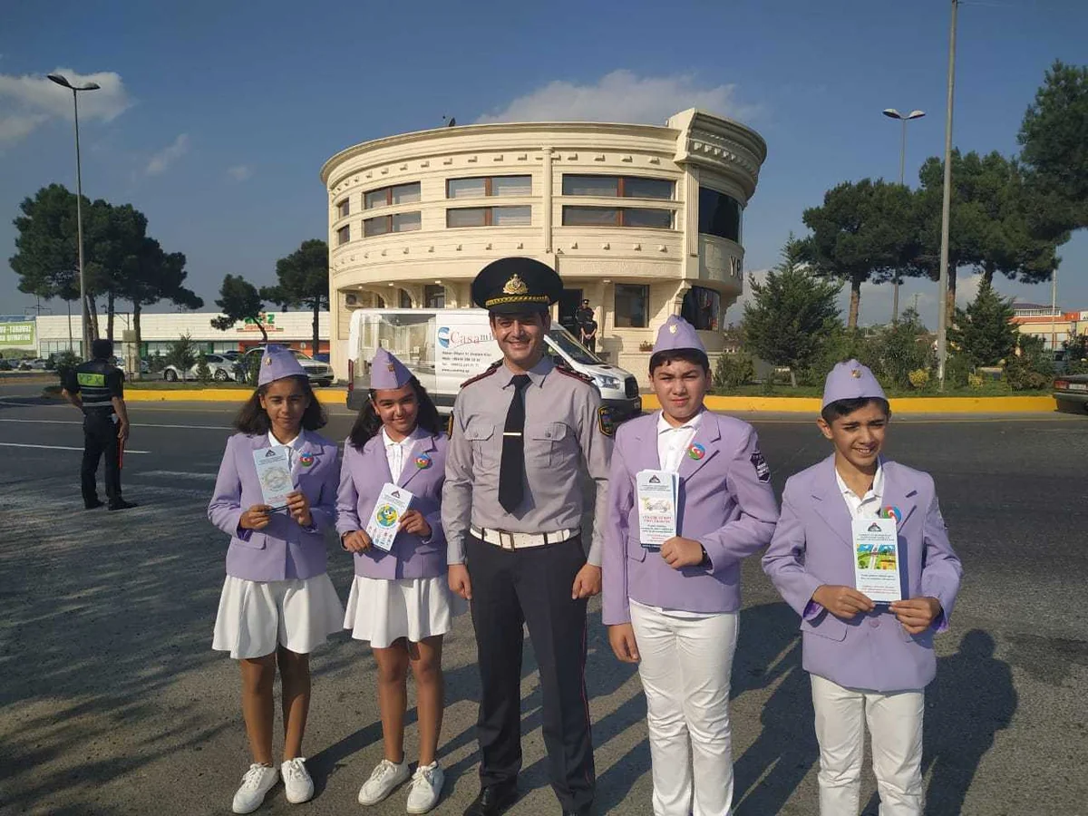 Uşaqlar DYP postunda “xidmət” aparıblar