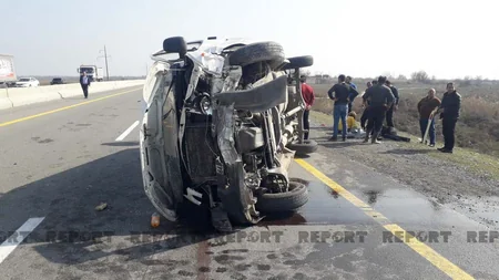 В Кюрдамире перевернулся микроавтобус, пострадали 8 человек 