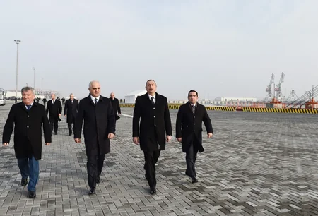 Prezident Bakı Beynəlxalq Dəniz Ticarət Limanı kompleksində RO-RO terminalının açılışında iştirak edib - ƏLAVƏ OLUNUB