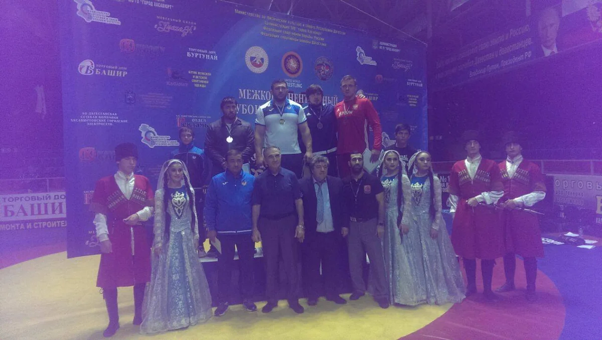 Azərbaycan güləşçiləri Qitələrarası Kubokda 4 medal qazanıblar