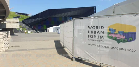 В Польше состоялась церемония поднятия флага Всемирного форума городов