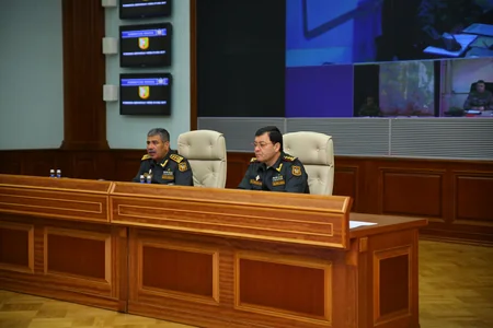 Defence minister meets with staff involved in Command-Staff War Games