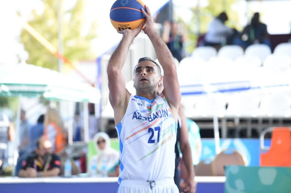 Azerbaijan's flag-bearer determined at closing ceremony of Islamiada