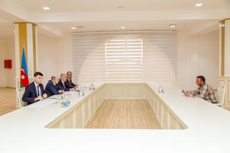 Energetika naziri Salyanda vətəndaşları qəbul edib