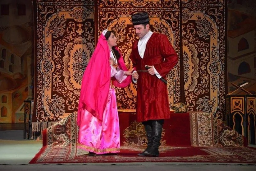 Gənc Tamaşaçılar Teatrı “Sərgüzəşti Vəziri Xani Lənkəran” tamaşası ilə bölgələrə qastrol səfərinə çıxır