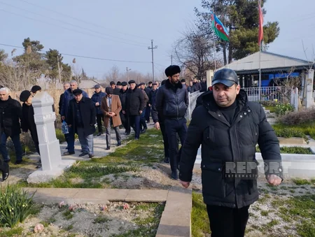 Türkiyədə zəlzələdə həlak olan azərbaycanlı iş adamı Salyanda dəfn olunub - YENİLƏNİB