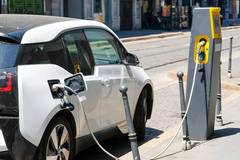 Elektromobil sahibləri ətraf mühitə DYM avtomobili sürücülərindən daha çox ziyan vururlar