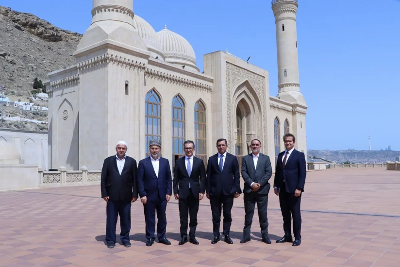 Ramin Məmmədov Bibiheybət ziyarətgah kompleksində din xadimləri ilə görüşüb