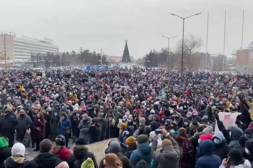 Rusiyada sakinlər 51 dərəcə şaxtada mitinqə çıxıblar