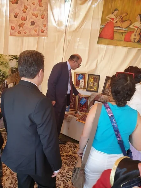 Özbəkistanda Birinci Beynəlxalq Xalq Tətbiqi İncəsənət Festivalının açılışı olub