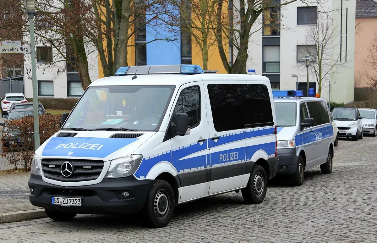 В Германии автомобиль наехал на пешеходов, есть погибшие и раненые