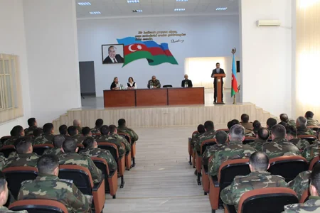 FHN-in hərbi hissələrində “Heydər Əliyev İlinə həsr olunan silsilə tədbirlər keçirilib